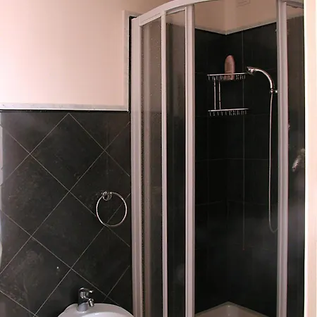 Sleeps 4 Wifi Levanto